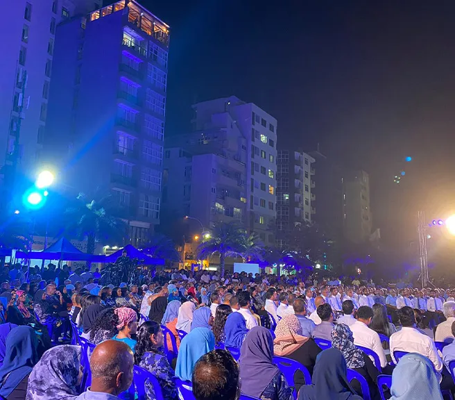 ޑިމޮކްރެޓްސް ގެ ޖަލްސާއެއްގެ ތެރެއިން