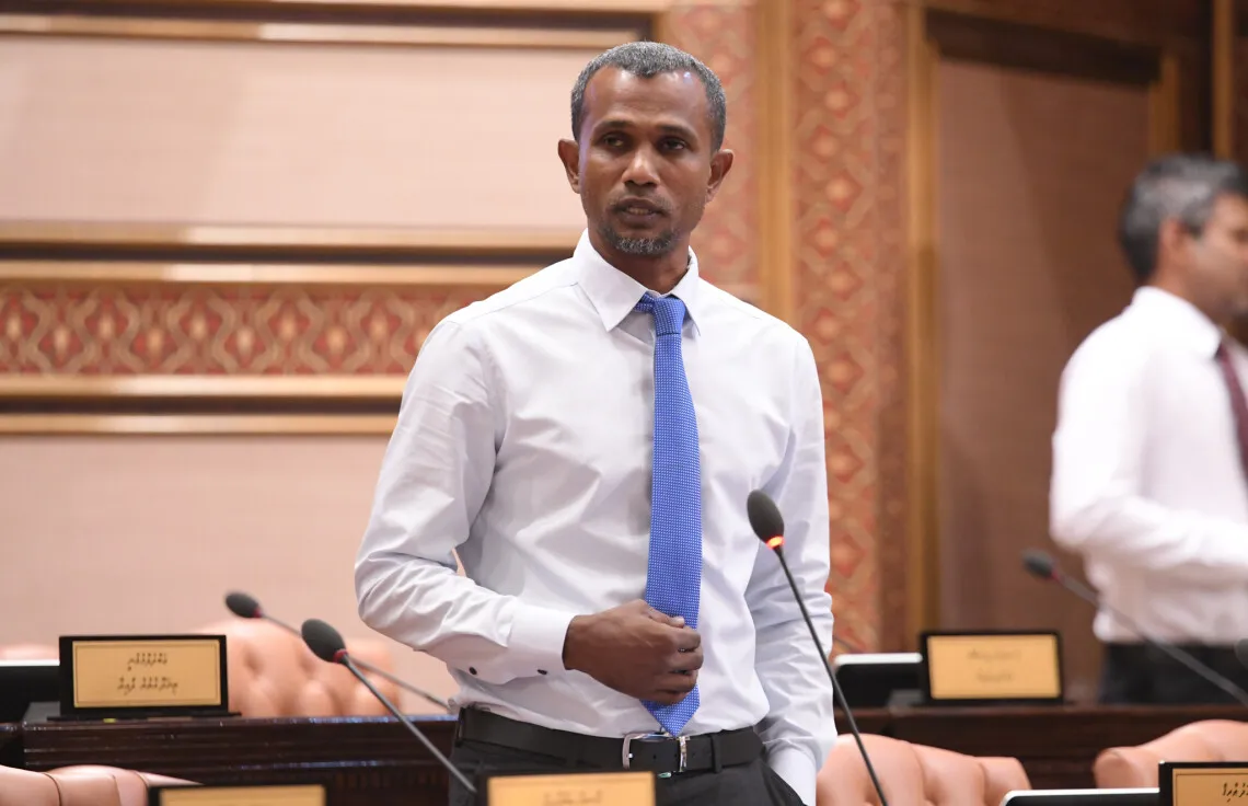 ބޮން ގޮއްވުމަކީ ޖޯކެއް ނޫން ކަން އެމްޑީޕިއަށް ވިސްނުނީ ރައީސް ނަޝީދަށް ހަމަލާދިނުމުން: ތާރިގު