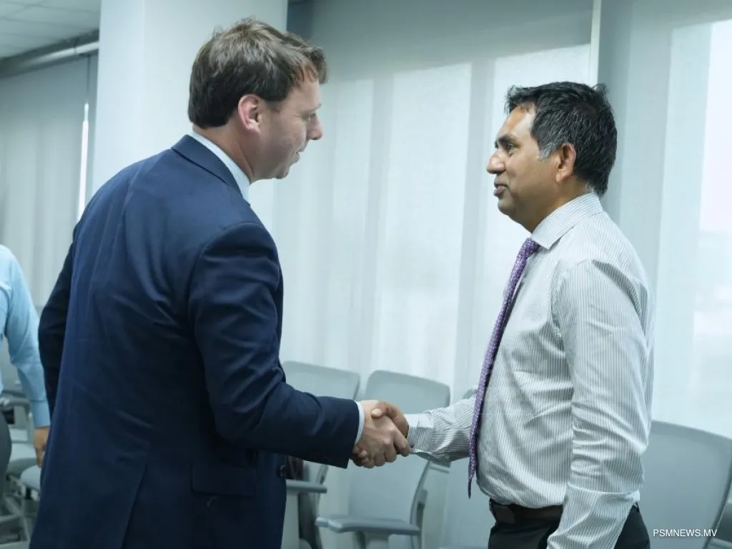 ރާއްޖެއަށް ކަނޑައަޅުއްވާފައި ހުންނަވާ ޓްރޭޑް ރެޕްރެޒެންޓޭޓިވްއާއެކު ވަޒީރު މުހައްމަދު ސައީދު ބޭއްވި ބައްދަލުވުމުގެ ތެރެއިން-- ފޮޓޯ: މިނިސްޓްރީ