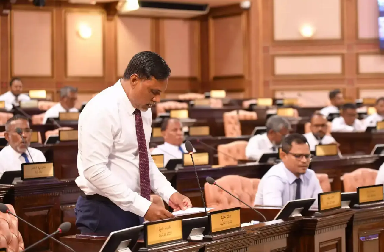 އަތޮޅުތަކުގެ ވިޔަފާރިތަކުން ކަރަންޓަށް ކުރާ ޚަރަދު މާލެއަށްވުރެ ބޮޑުތަނުން ބޮޑު ކަމަށް ބުނެ ގަރާރެއް
