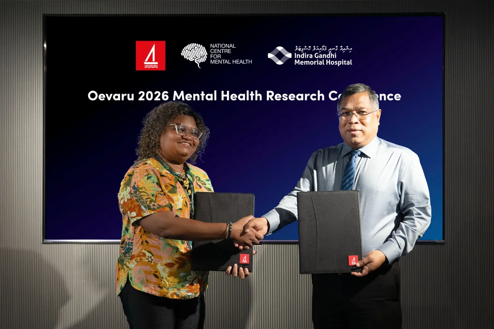 އެއްބަސްވުމުގައި ސޮއިކުރުމުގެ ތެރެއިން /ފޮޓޯ: ބީއެމްއެލް