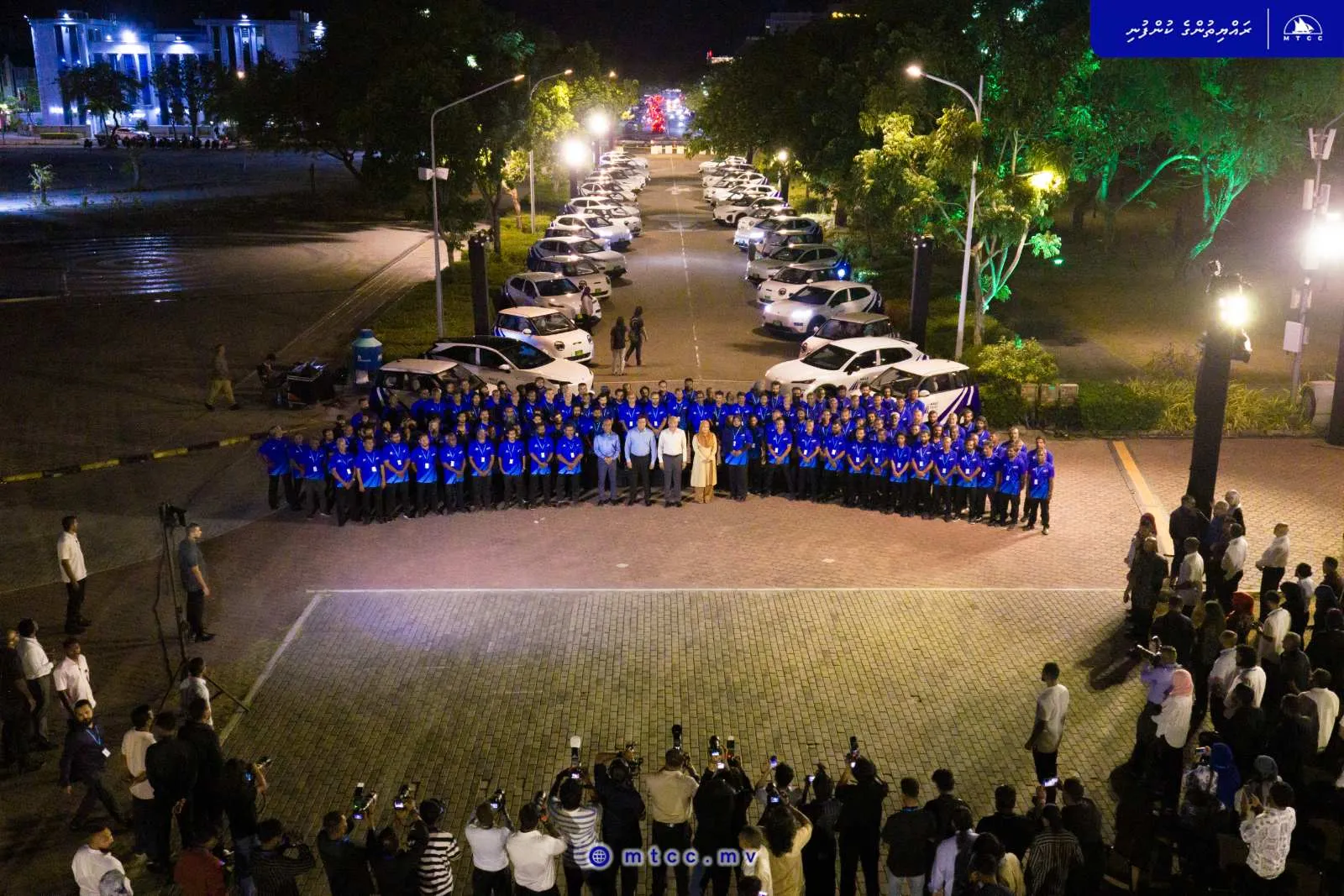 150 އިލެކްޓްރިކް ވެހިކަލް ކާރާއެކު މާލެ ޓެކްސީ ލައިންގެ ޚިދުމަތް ފަށައިފި - ބުރާސްފައްޗާ ހަމައަށް ހިލޭ ދަތުރު ކުރެވޭނެ