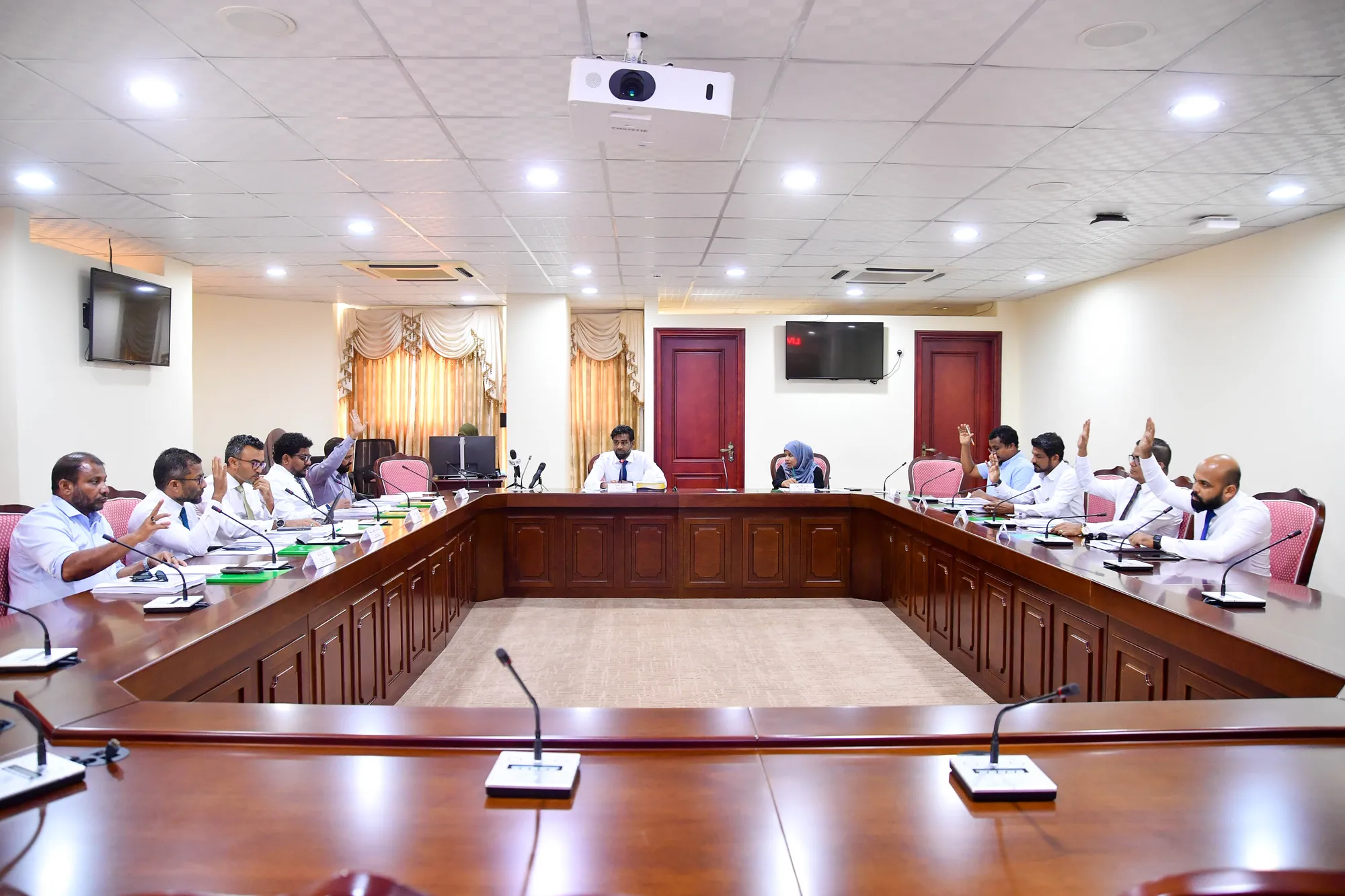މިއަދު އޮތް ކޮމެޓީ ބައްދަލްވުން