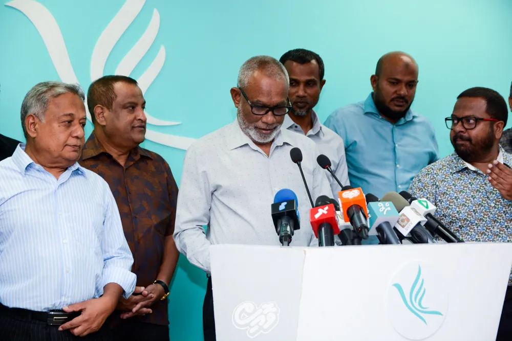 ޕީއެންސީ ލީޑަރޝިޕްގެ ބައެއް ބޭފުޅުން