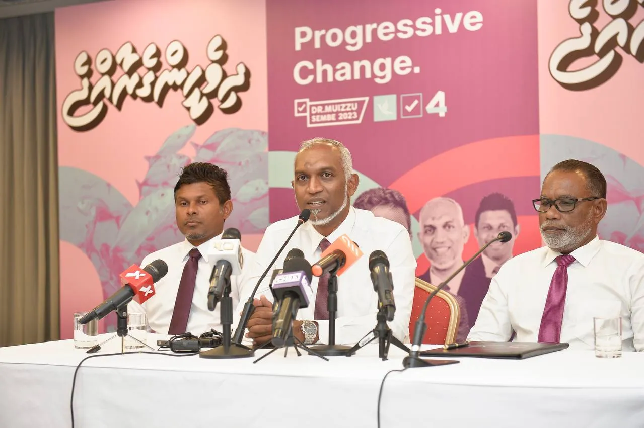 ޑިމޮކްރެޓްސްއާއެކު ކޯލިޝަން ހެދުމުގެ މަޝްވަރާތަކުގެ ބޯޅަ އޮތީ އެ ޕާޓީގެ ފަޅީގައި: ޑރ މުއިއްޒު