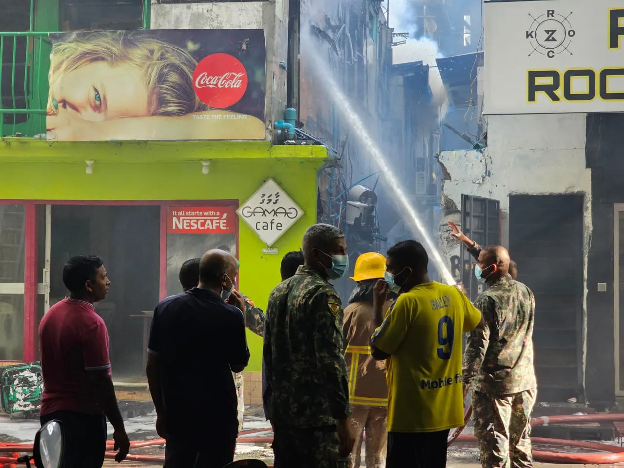 ގާމަގު ކެފޭގައި ހިނގި އަލިފާނުގެ ހާދިސާގެ ތެރެއިން --- ފޮޓޯ: ވޮއިސް
