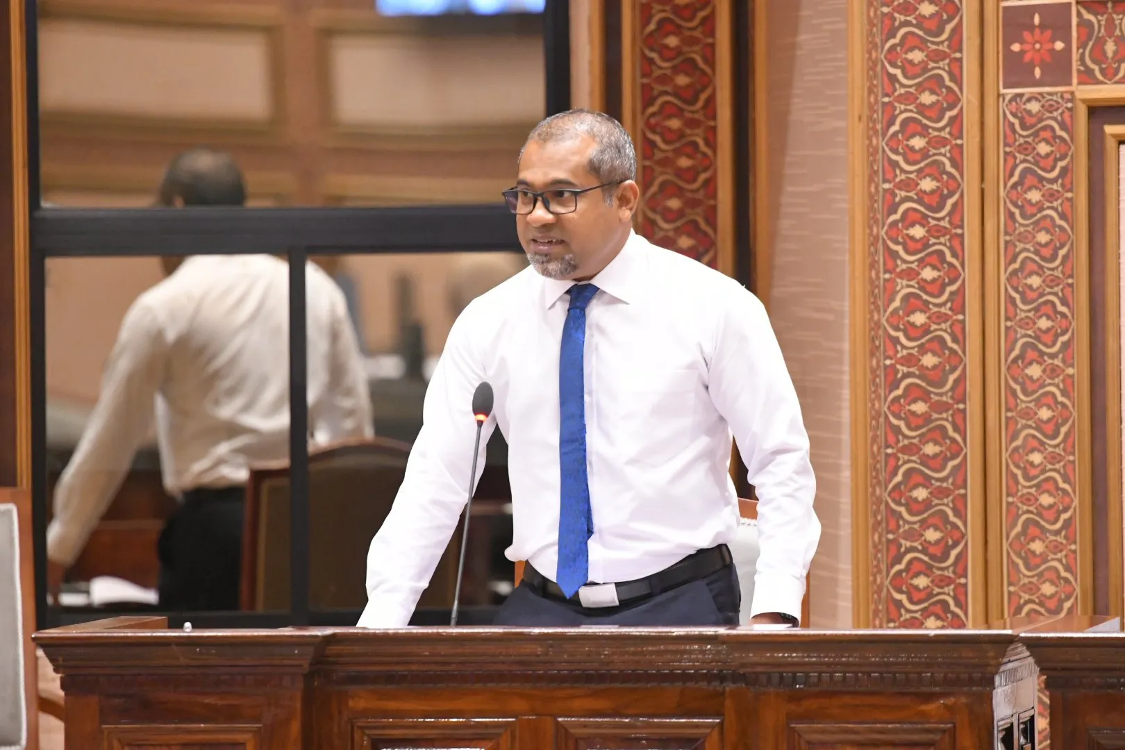 ސިއްޙަތާއި ބެހޭ ވަޒީރު ޑރ. އަބްދުﷲ ޙަލީލް-- ފޮޓޯ: މަޖިލިސް