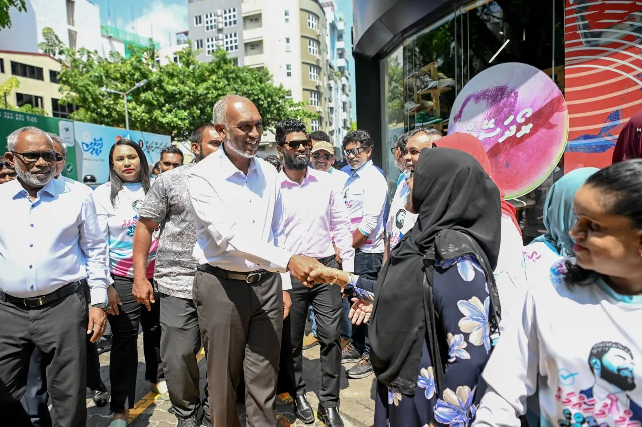ރައީސް މުއިއްޒު ޑޯޓުޑޯ ކެމްޕެއިނެއްގެ ތެރެއިން -- ފޮޓޯ: ޕީޕީއެމް / ޕީއެންސީ