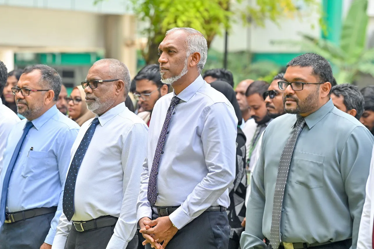 އެއްބައިވަންތަ ކަމުގެ ދުވަހުގެ މުނާސަބަތުގައި ބޭއްވި ސުކޫތުގައި ރައީސް މުއިއްޒު ބައިވެރިވެވަޑަގެންފި