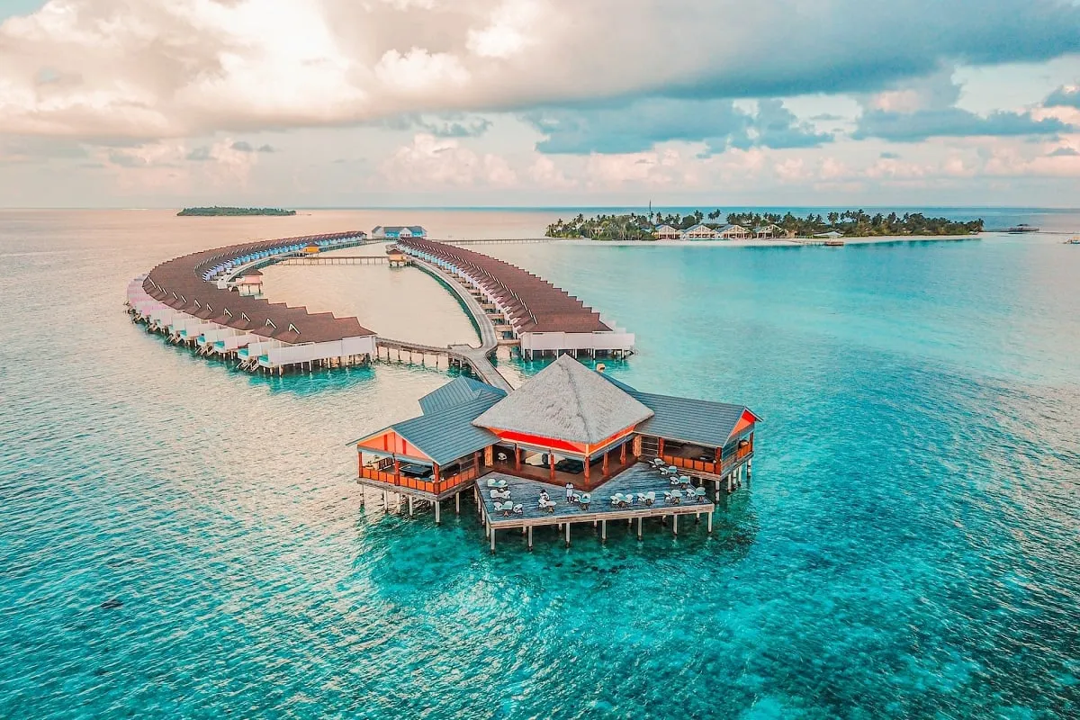 ދިވެހިރާއްޖެއަށް ބޭރުފައިސާ ލިބޭ އެންބޮޑު ސިނާޢަތަކީ ޓޫރިޒަމް