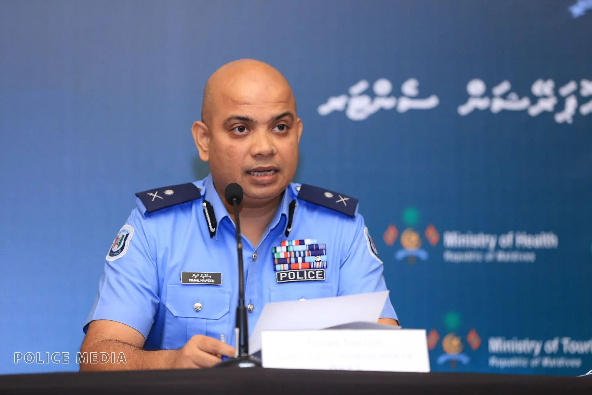 ސީޕީ ނަވީން ހިމެނޭހެން ފުލުހުންގެ ސީނިއާ އޮފިސަރުންތަކެއް ސަސްޕެންޑްކުރަން މަޖިލީޙުން އެދެނީ