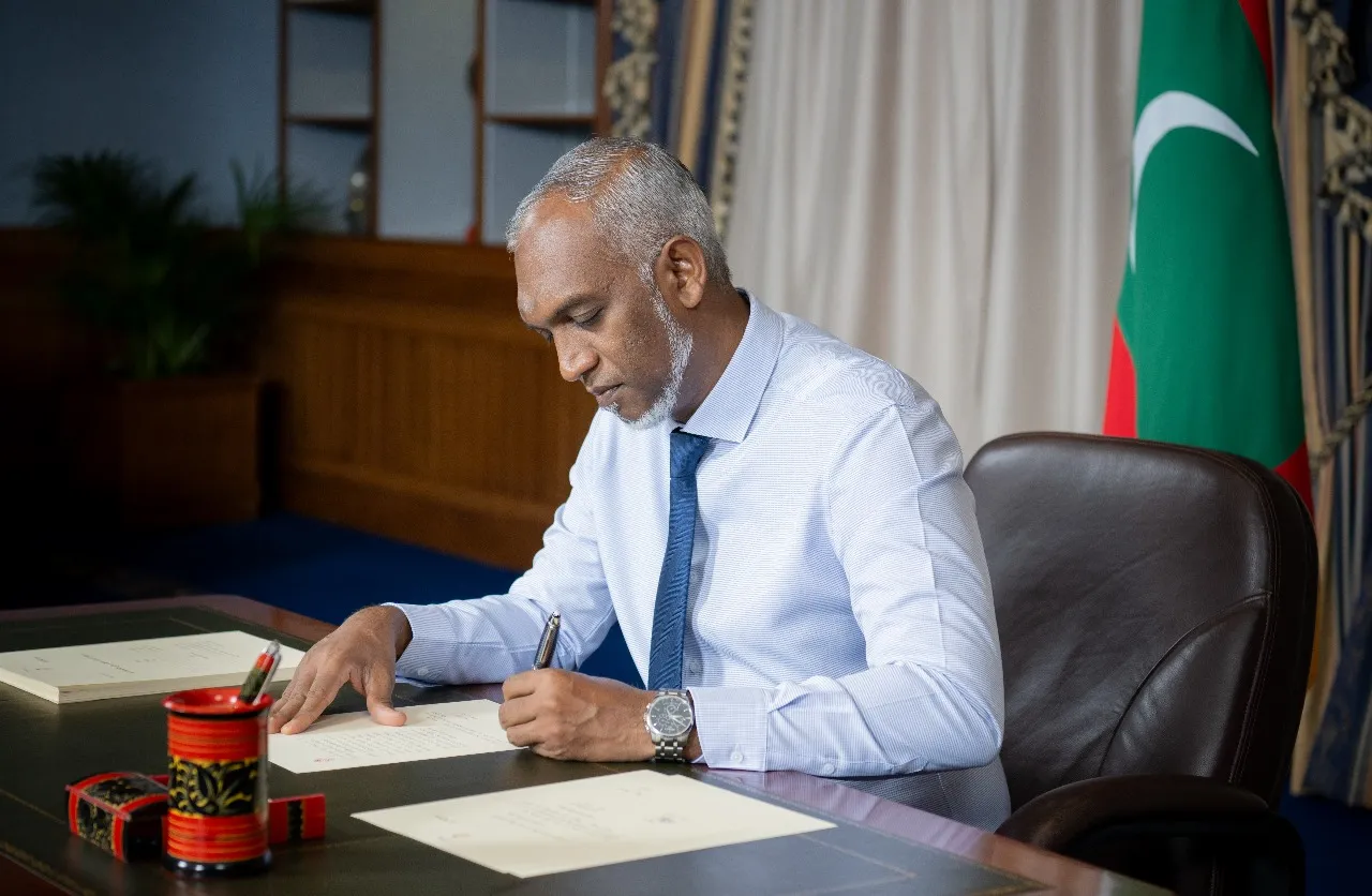 ރައީސުލްޖުމްހޫރިއްޔާ ޑރ. މުހައްމަދު މުއިއްޒު