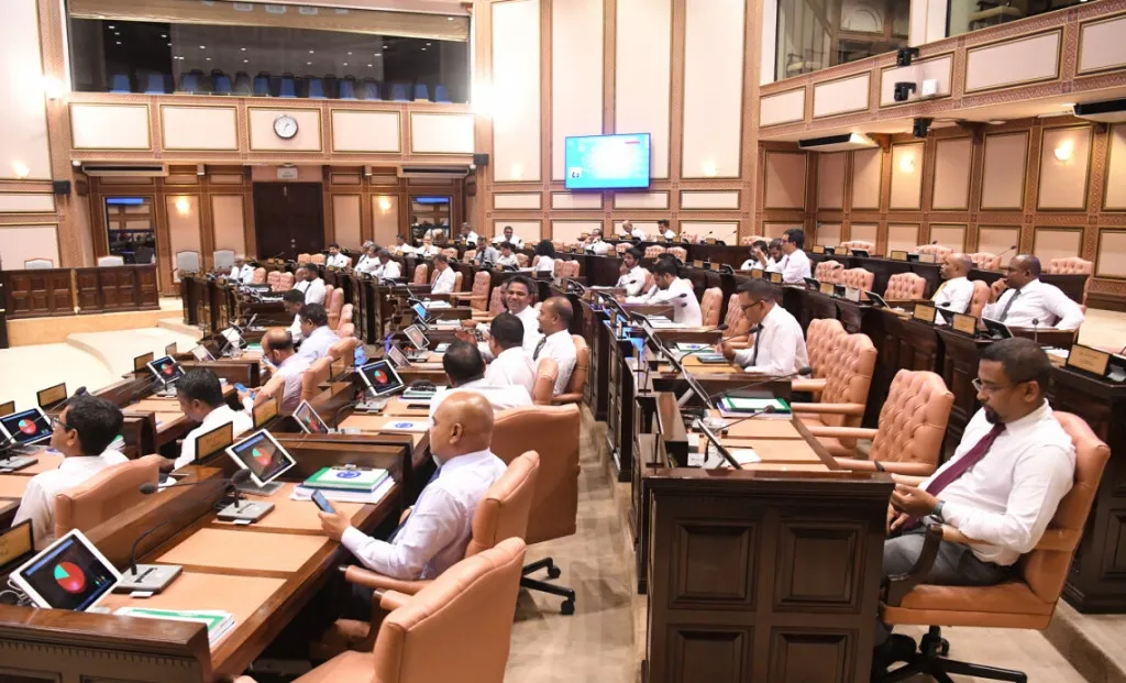 ކުރީ ސަރުކާރުގެ ފަރާތުން ހުށަހެޅި ކުންފުނީގެ ބިލު ފާސްކޮށްފި