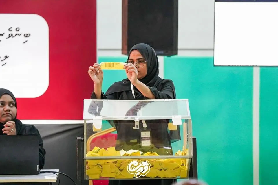 ގުޅީފަޅުން ގޯތި ލިބިފައިވާ ފަރާތްތަކުގެ ގުރުއަތުނެގުމާއި ގުޅިގެން ޝަކުވާ ހުށަހެޅުމަށް ހުޅުވާލައިފި
