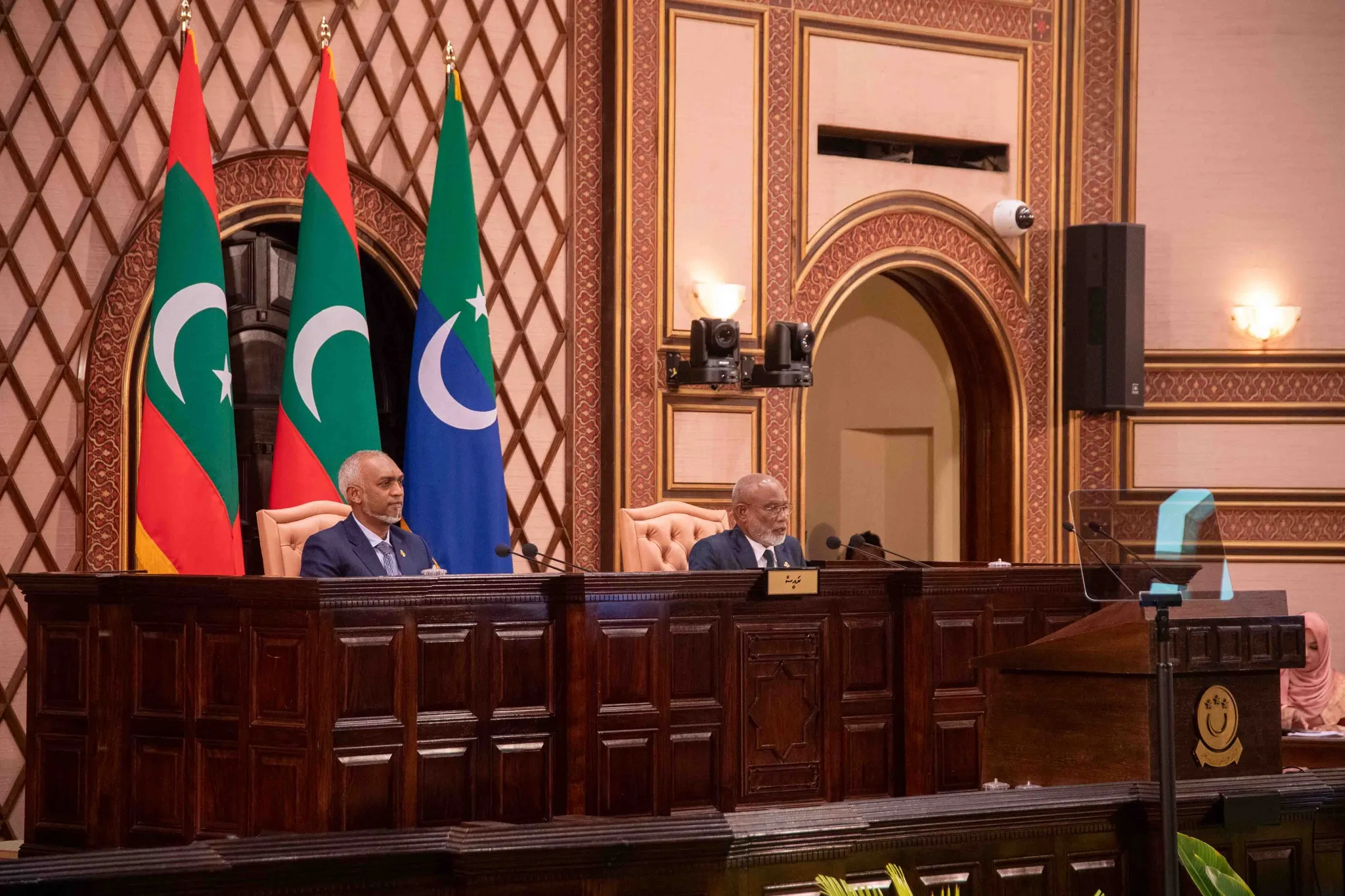 ދެން އިންތިޚާބު އެއްކޮށް ބާއްވަން ހުށައަޅާފައިވާ ބިލަށް 11 ޖަހާއިރު ވޯޓަށް އަހަނީ