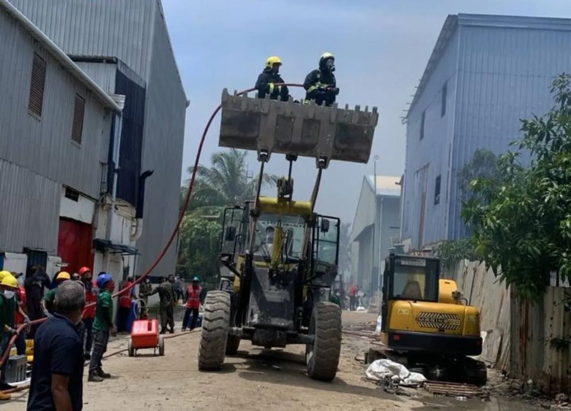 ތިލަފުށީގައި ހުރި ވޯކްޝޮޕެއްގައި ރޯވި އަލިފާންގަނޑު އެމްއެންޑީއެފުން ކޮންޓްރޯލްކޮށްފި
