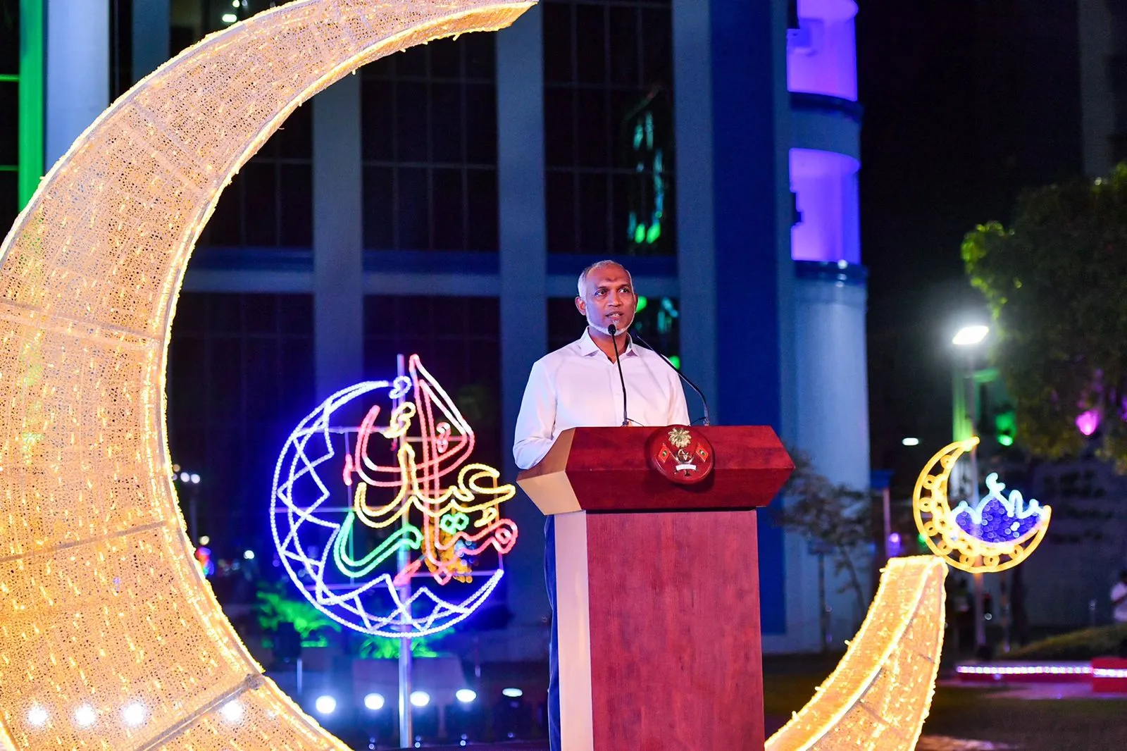 ޢީދުގެ އަލިތަކުން ރާއްޖެ ދިއްލައިލުމަށް ބޭއްވި ރަސްމިއްޔާތު --- ފޮޓޯ: ރައީސް އޮފީސް