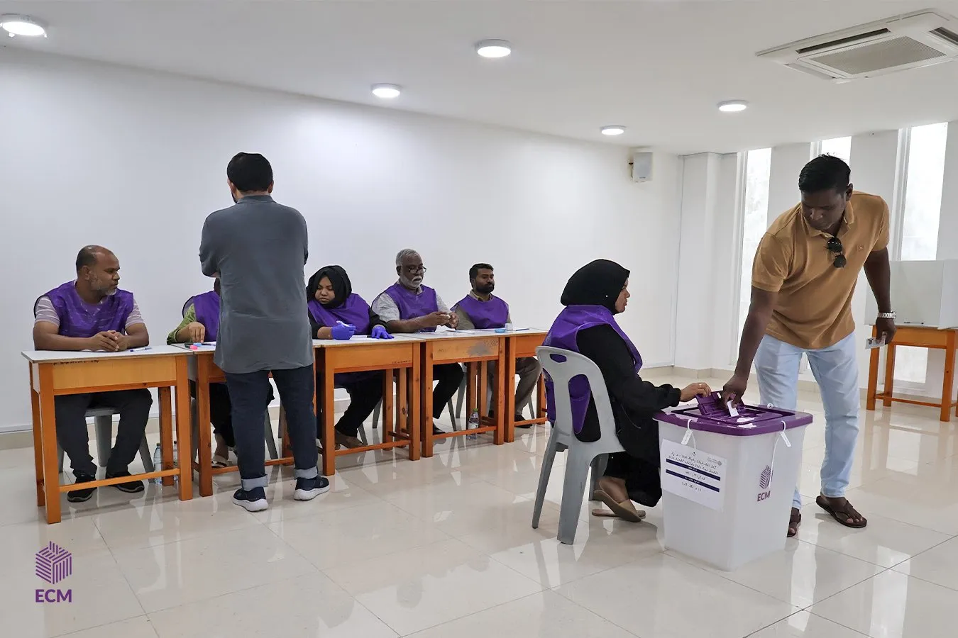 ދ.މީދޫ ކައުންސިލް ރައީސް ހޯވުމަށް ވޯޓުލުން ކުރިއަށްދަނީ