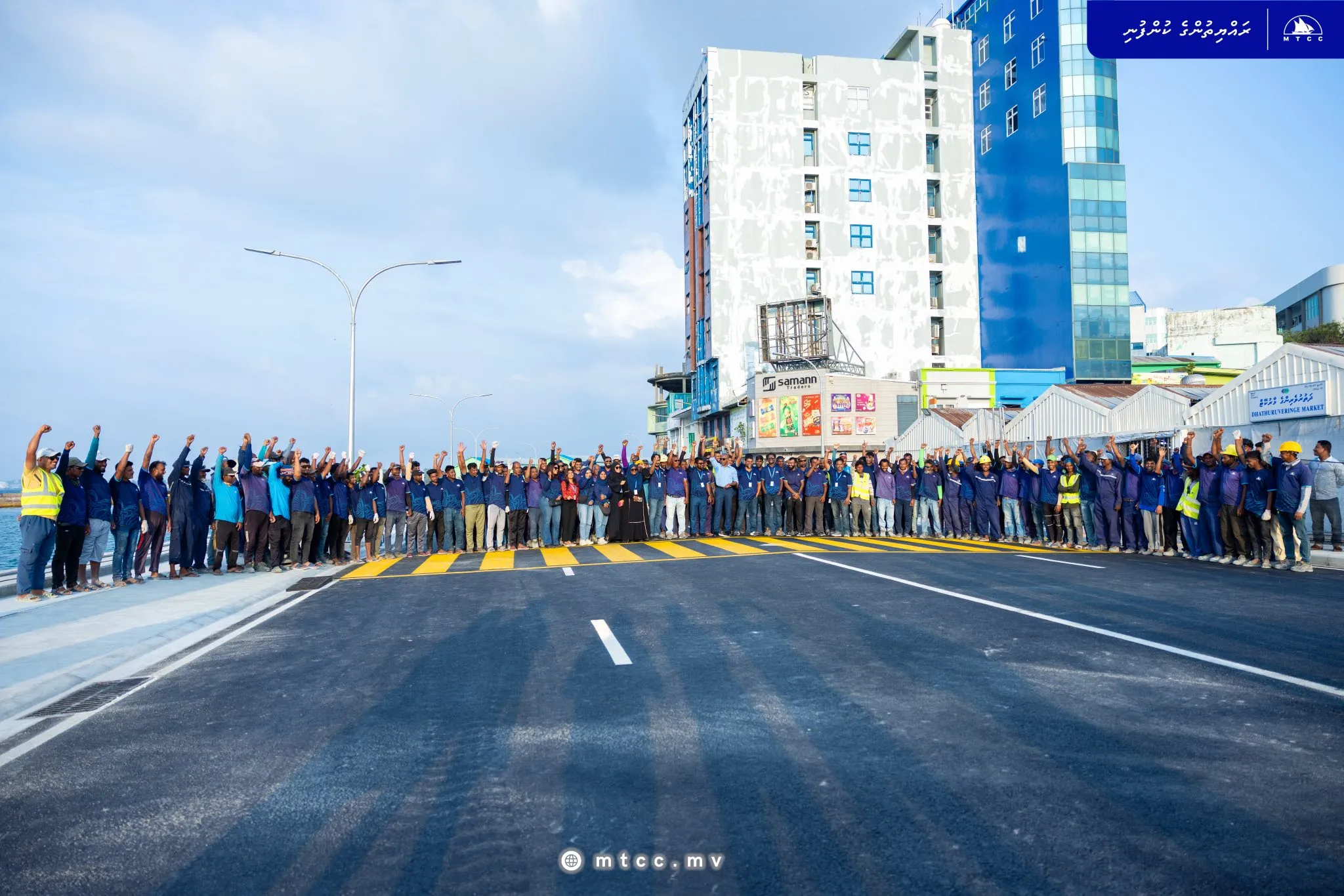 ބާޒާރުމަތީ މަގު އާއްމުންނަށް ހުޅުވާލައިފި