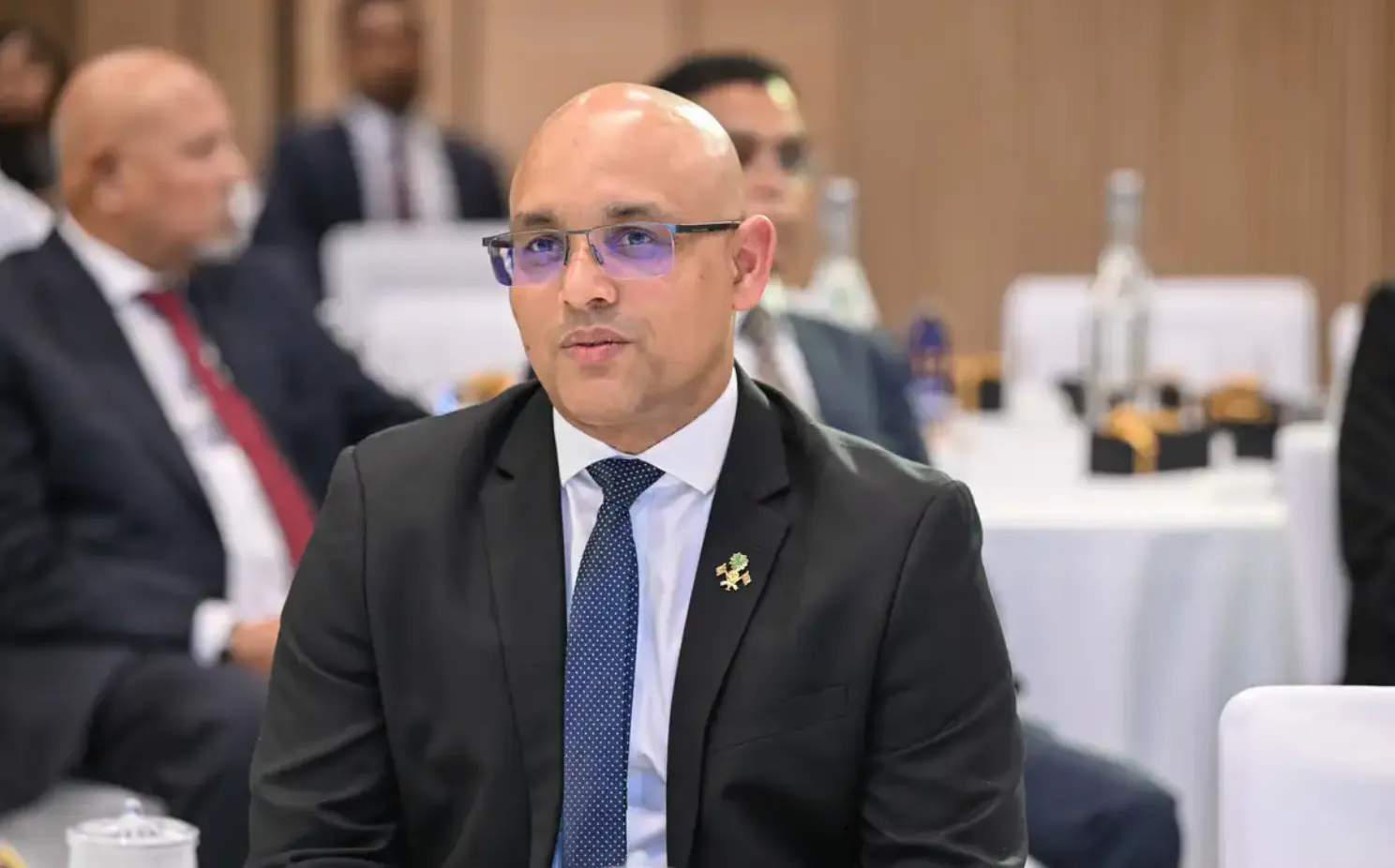 ލޯނު ދައްކާ ހަލާސްކުރި ނަަމަވެސް ރައްޔިތުންނަށް ޒަރޫރީ ސާމާނު މެދުނުކެނޑި ލިބިގެންދާނެ: މިނިސްޓަރު ޒަރީރު