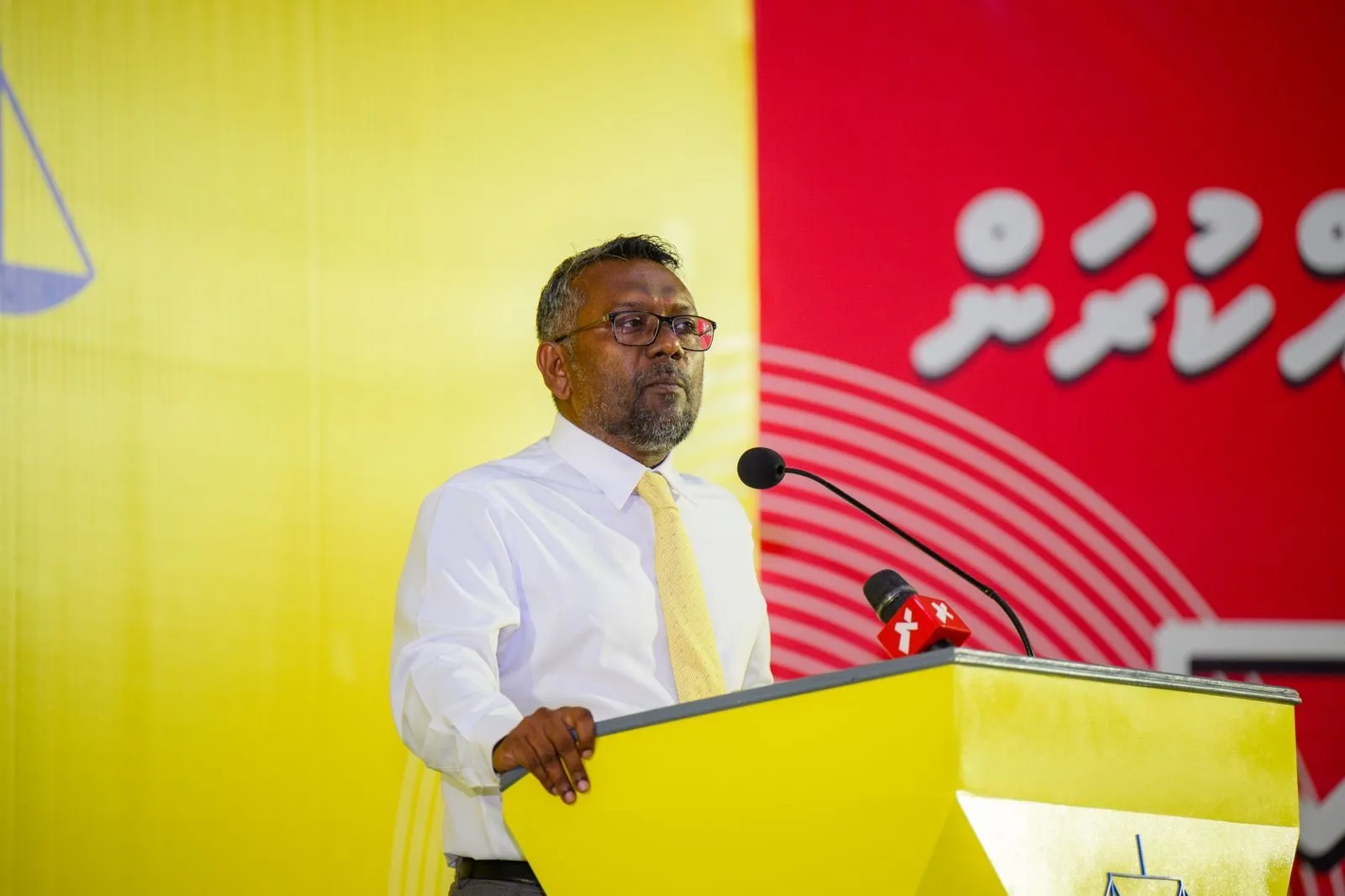 އެމްޑީޕީގެ ޖަލްސާގައި ފައްޔާޒު ވާހަކަދައްކަވަނީ.. ފޮޓޯ: އެމްޑީޕީ