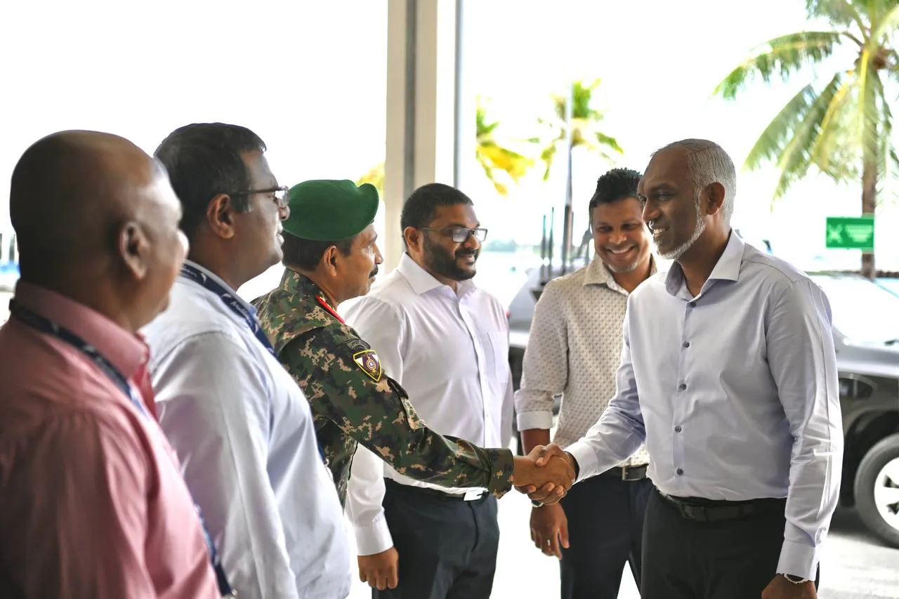 ރައީސް މުޢިއްޒު ރައްޔިތުން ގާތައް: މިފަހަރު ރ އަދި ބ އަތޮޅައް