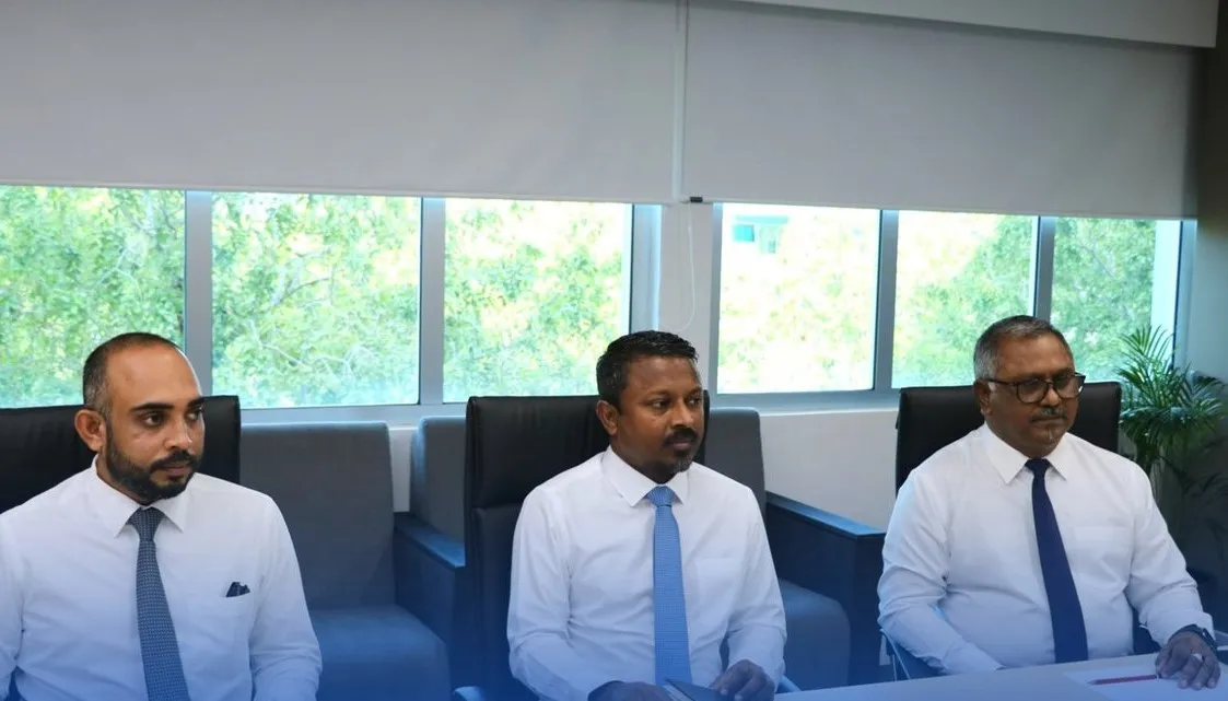 AG Usham, Youth Minister Ibrahim Waheed, and Strategic Communication Minister Ibrahim Khaleel in a meeting with MJA (Photo/AG office)