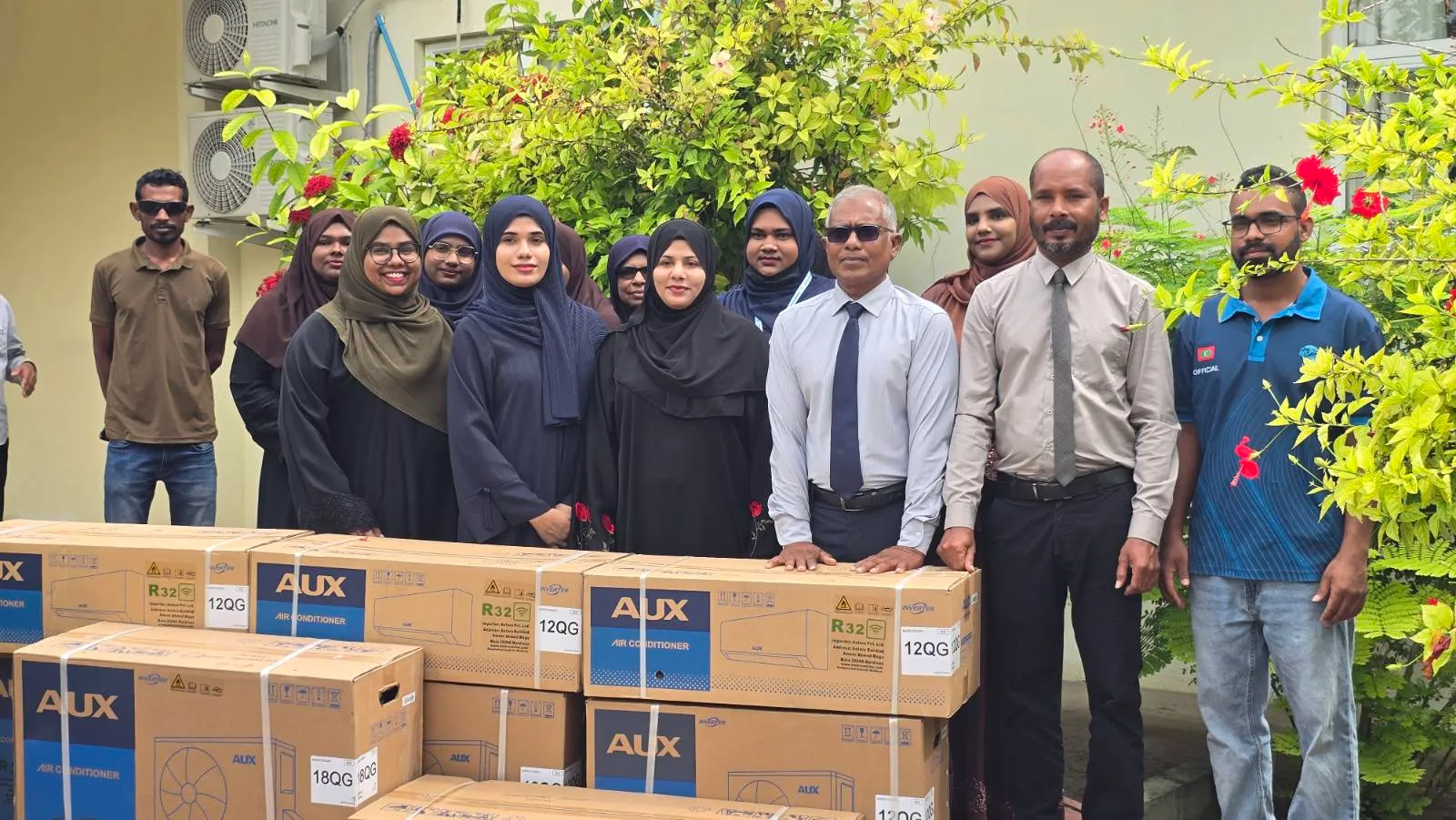 އިންނަމާދޫ ކައުންސިލުން އެރަށު ޞިއްޙީ މަރުކަޒަށް 4 އޭސީ ޔުނިޓް ހަދިޔާކޮށްފި