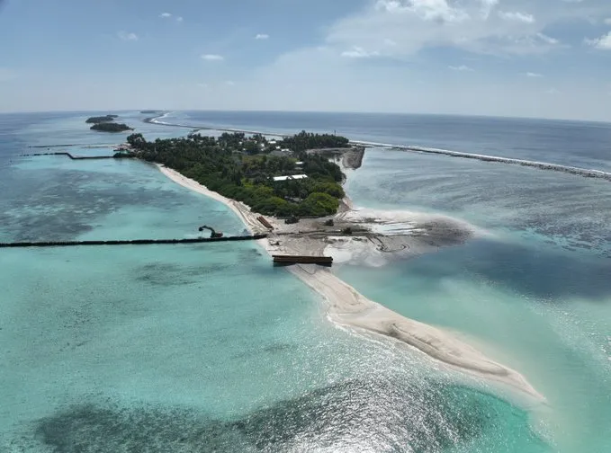 ތ. ގާދިއްފުށީގެ ބިން ހިއްކުމުގެ މަޝްރޫޢު ފަށައިފި