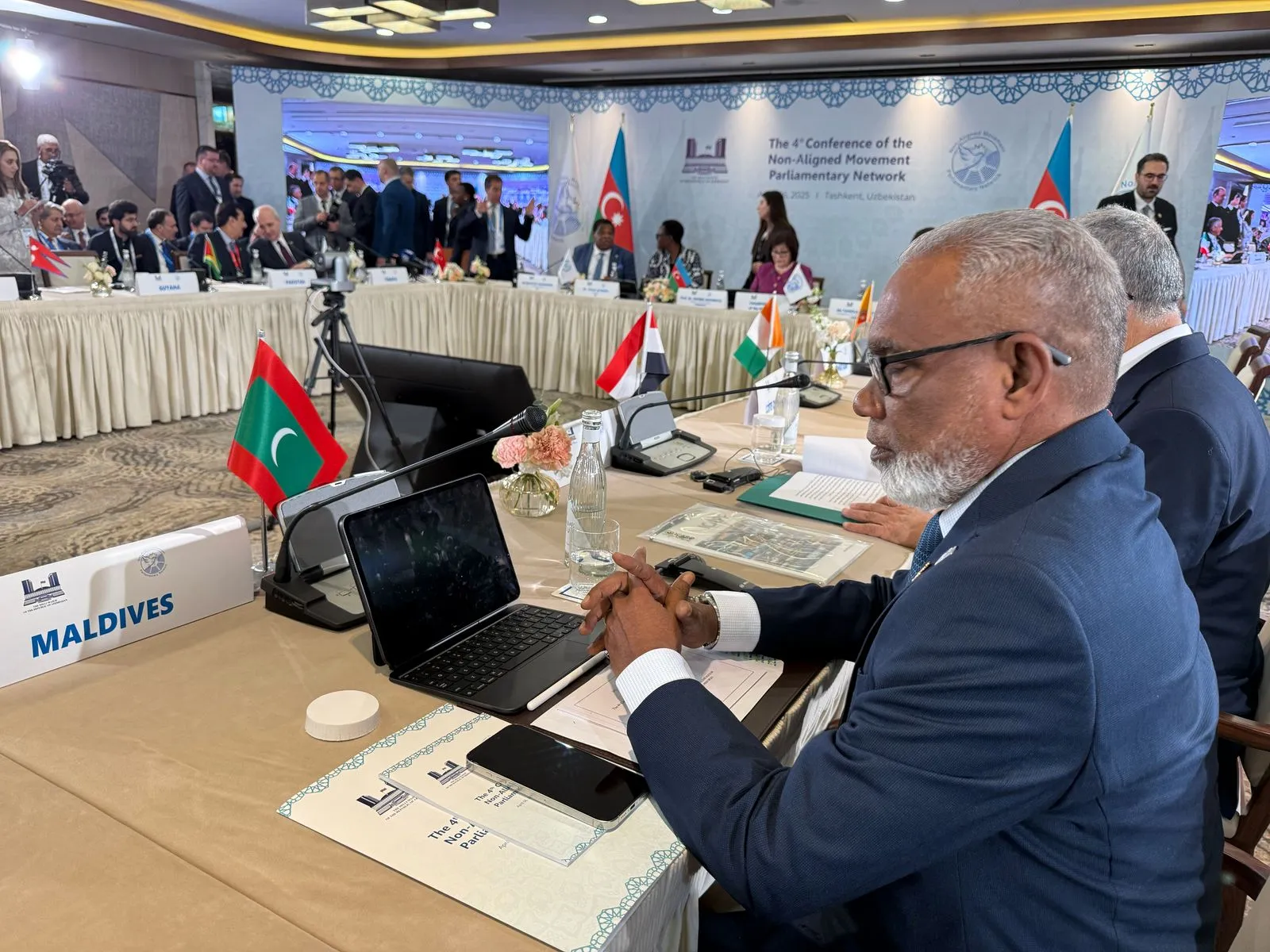 ނަން-އެލައިންޑް މޫވްމެންޓް ޕާލިމެންޓަރީ ނެޓްވޯރކްގެ 4 ވަނަ ކޮންފަރެންސްގައި އަބްދުއްރަހީމް ތަގުރީރު ކުރައްވަނީ