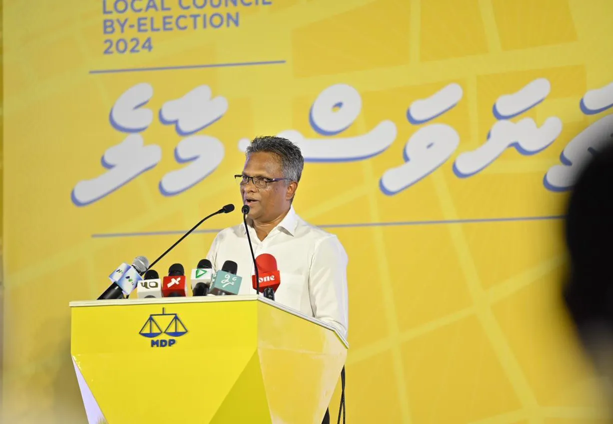 ގޯއްޗާއި ފްލެޓް ޔަގީންކުރަން ކުރެވެން ހުރި ހުރިހާ ކަމެއް ކުރާނަން: ޢާޒިމް