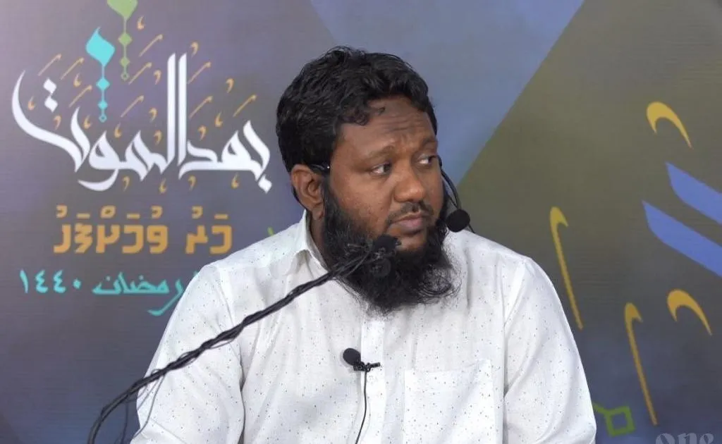 ހައްޖަށް މީހުން ގެންދިޔުމަށް ހުށައަޅާ އަގަށްވުރެ ޑަބަލް އަގު މީހުން އަތުން އަތުލާ: ޝެއިޚު އަބްދުالله