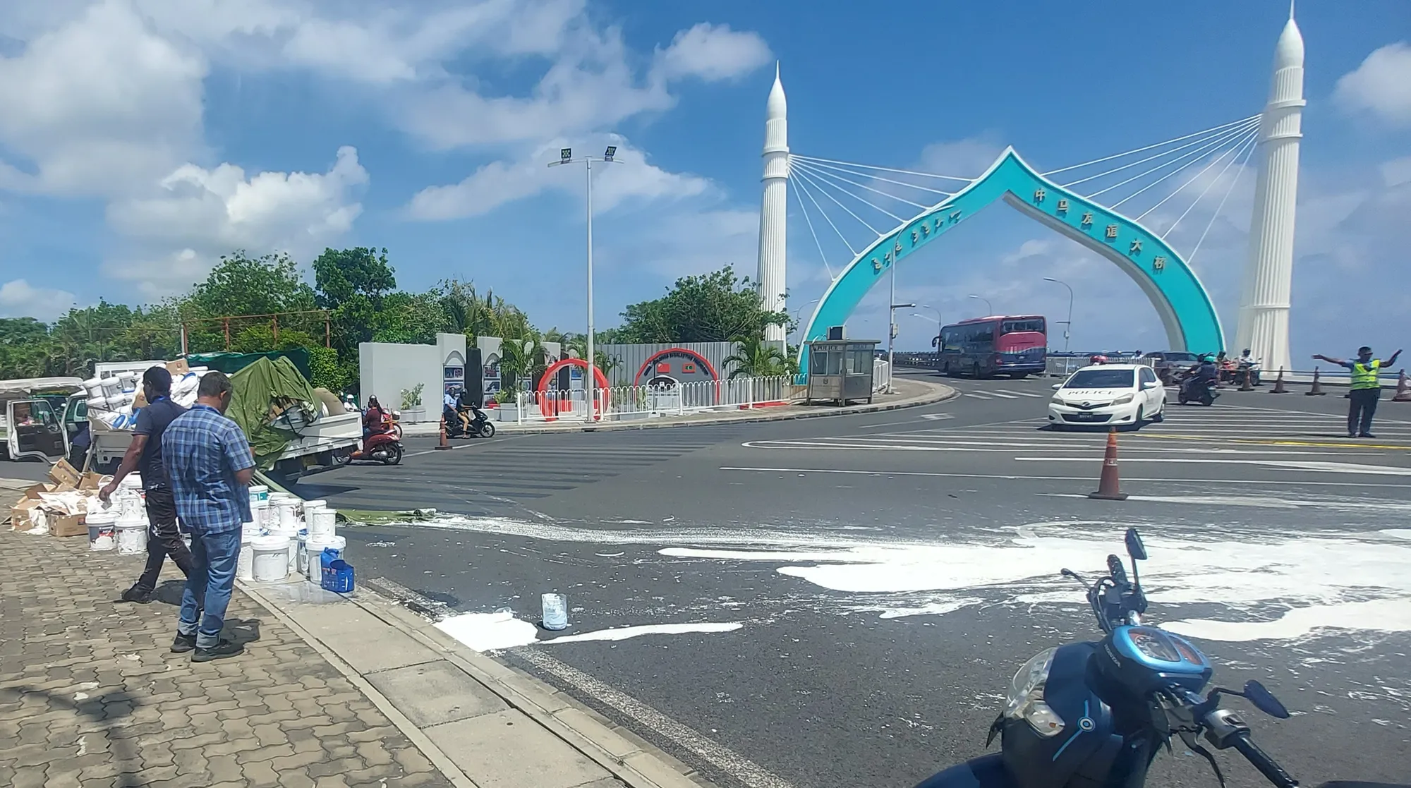ކުލަޓައްޕުތައް ބަންޑުންވެފައި.. ފޮޓޯ/ ވޮއިސް