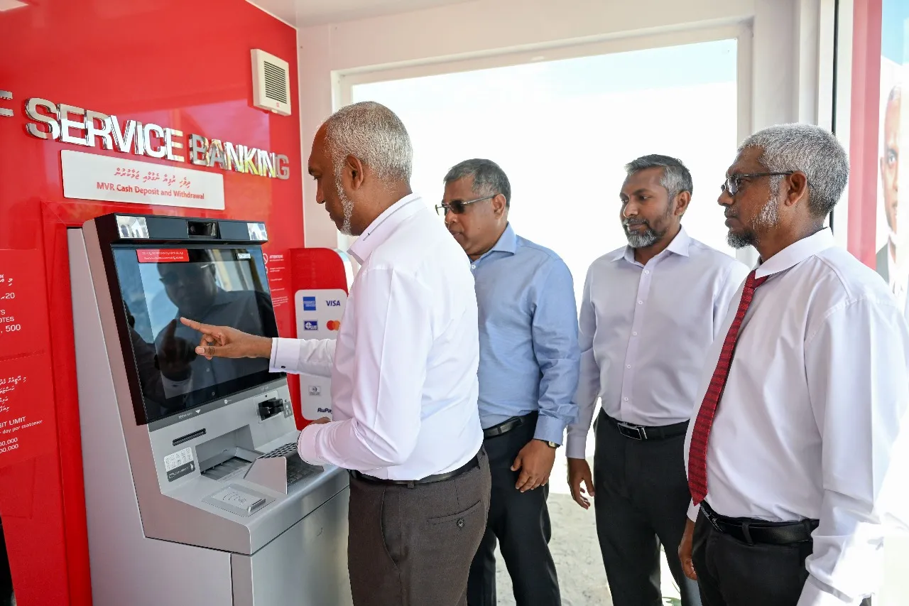 ނާވައިދާގެ އޭޓީއެމް ރައީސް ޑރ.މުއިއްޒު ހުޅުވައިދެއްވަނީ... ފޮޓޯ: ރައީސް އޮފީސް