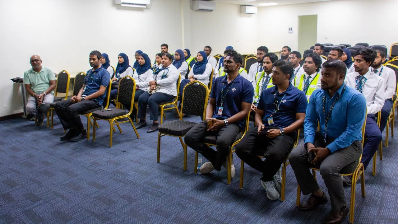 ވީއައިއޭ އައު ޓާމިނަލްގައި ދަތުރުވެރިންނަށް ހިދުމަތްދިނުމަށް މުއައްޒަފުން ތަމްރީނުކުރަން ފަށައިފި