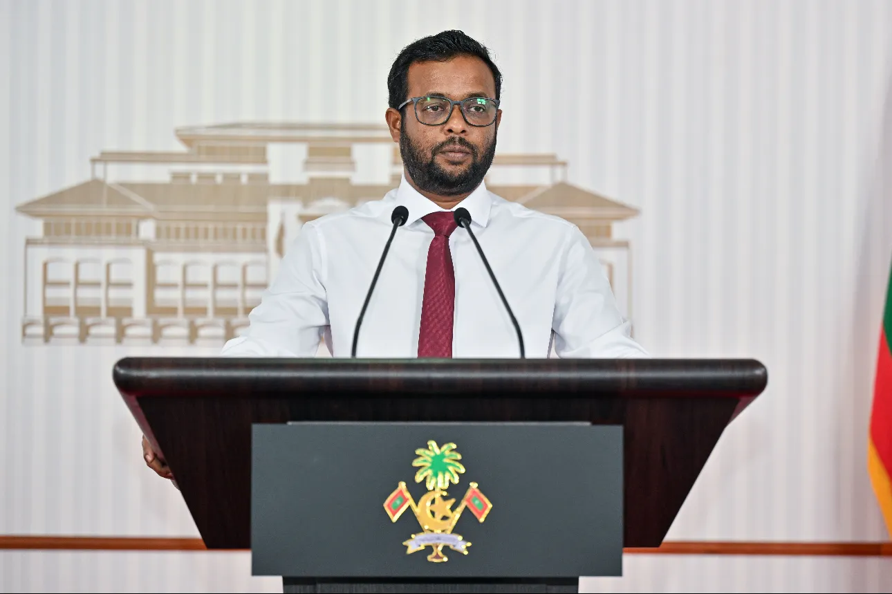 ގެދޮރުވެރިކަމާ ބެހޭ ވަޒީރު ޑރ.އަބްދުالله މުއްޠަލިބު:ފޮޓޯ/ ރައީސް އޮފީސް