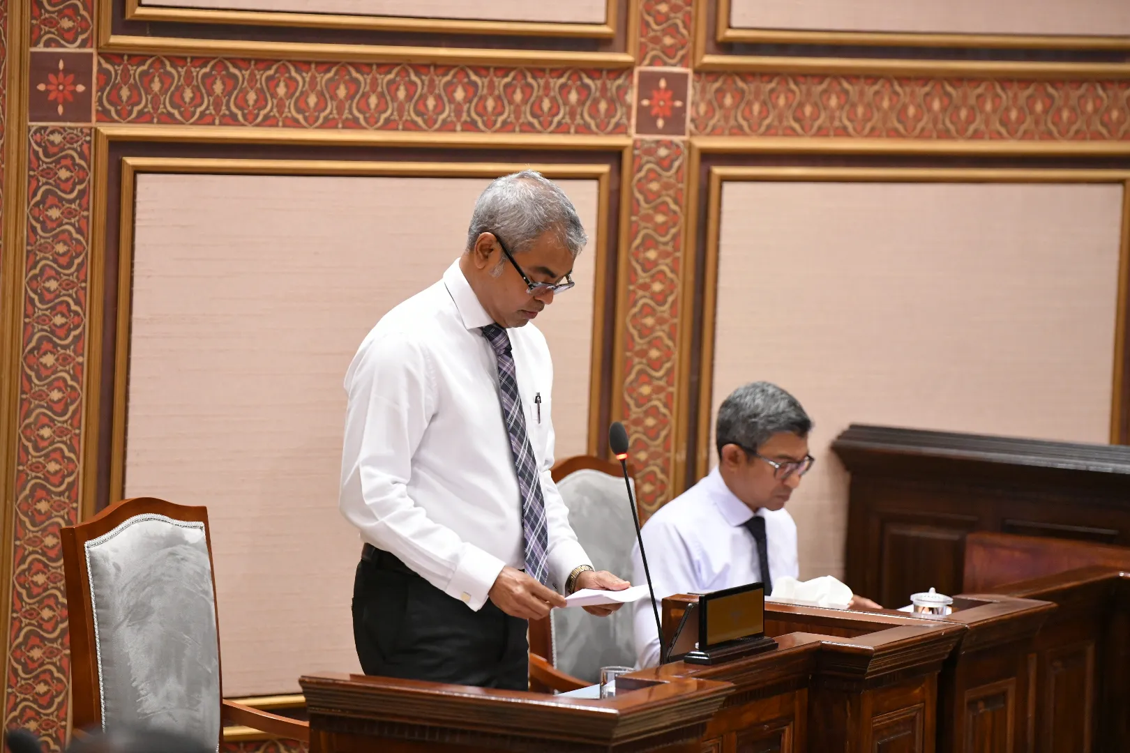 ތިމާވެއްޓާއި ހަކަތައާއު ބެހޭ ވުޒާރާގެ ވަޒީރު ޠާރިޤް އިބްރާޙީމް: ފޮަޓޯ/ މަޖިލިސް
