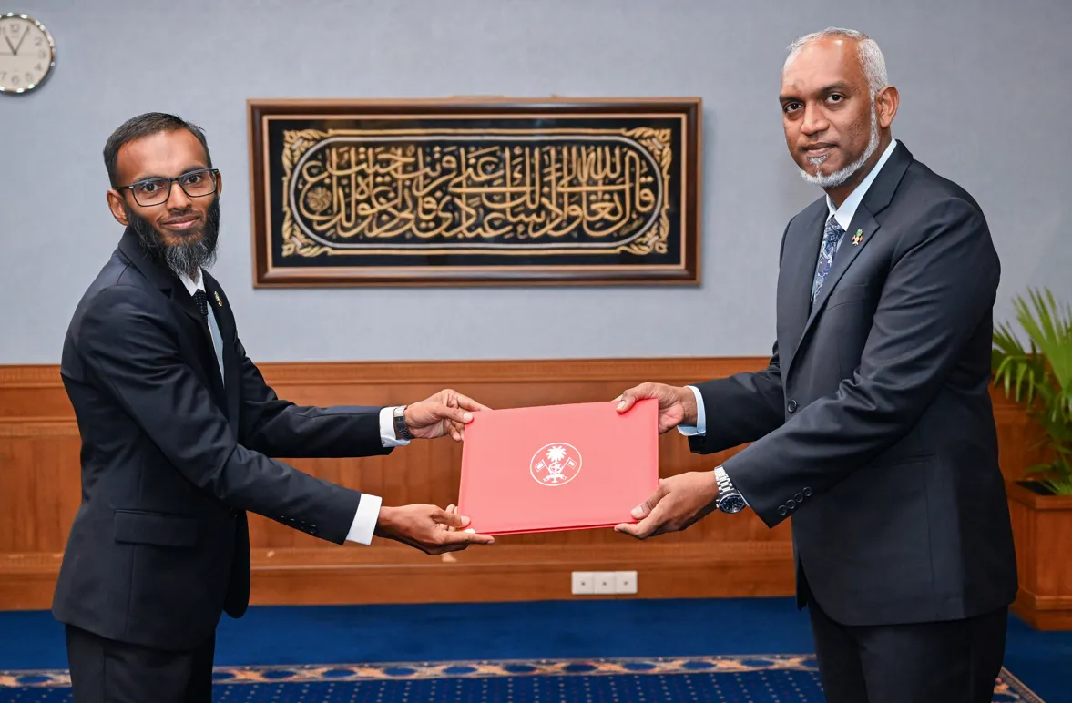 ޢަބްދުލްޙަސީބު އިސްމާޢީލް އީސީގެ މެންބަރު ކަމަށް އައްޔަނު ކުރުން: ފޮޓޯ/ ރައީސް އޮފީސް