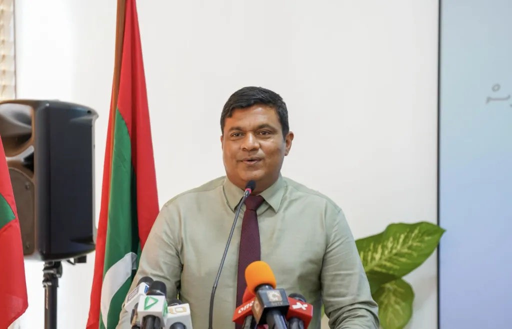 މާލޭ ސަރަހައްދުގައި ވެހިކަލް ރަޖިސްޓްރީ ކުރާ އަދަދު 300 އިން 30އަށް މަދު ކުރެވިއްޖެ: އަމީން