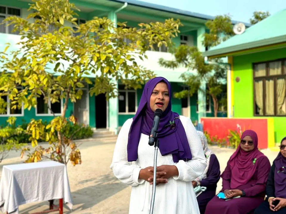 ޓީޗަރުންނާއި ބެލެނިވެރިންގެ އެތައް ޕެޓިޝަންތަކަކަށްފަހު، އުކުޅަހު ޕްރިންސިޕަލް ބަދަލުކުރަން ނިންމައިފި