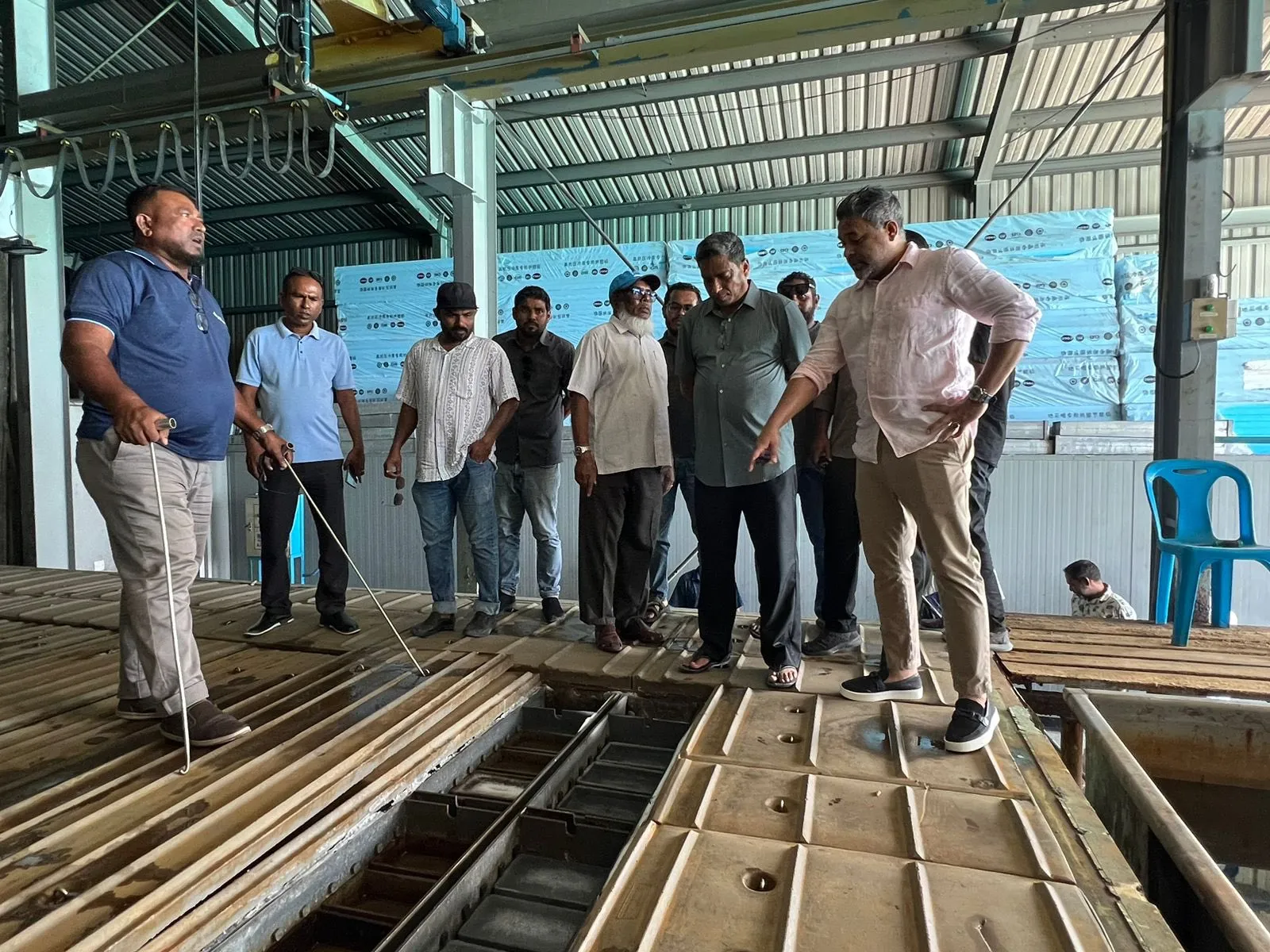 ވަޒީރު ޝިޔާމް ތިނަދޫ އައިސްޕްލާންޓަށާއި ތިނަދޫގައި އަޅަމުންދާ ކޯލްޑް ސްޓޯރޭޖަށް ޒިޔާރަތް ކުރެއްވުން-- ފޮޓޯ: މިނިސްޓްރީ