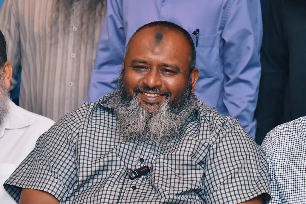 އިޔާޒްގެ އާއިލާއަށްވެސް ގޯތި ލިބިވަޑައިގެންނެވި