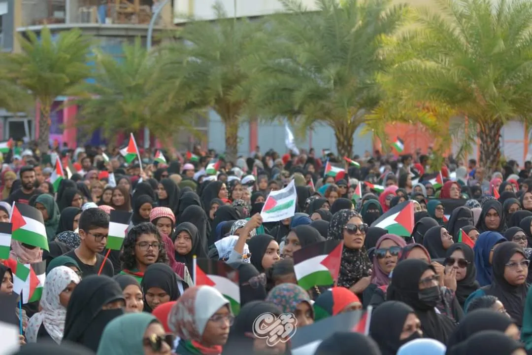 ފަލަސްޠީނުގެ ގޮވާލުމަށް އިޖާބަދީ ރާއްޖޭގެ ހުރިހާ ރަށެއްގެ ރައްޔިތުންގެ ބޮޑު އެއްވުމެއް!