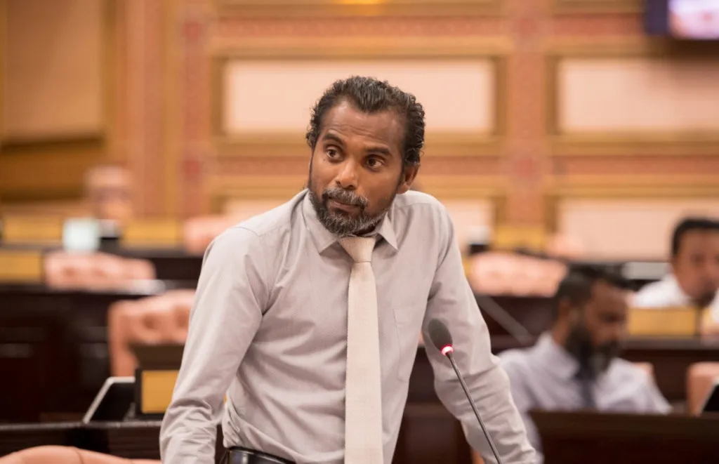 ދައުރު ނިމޭއިރުވެސް މިސަރުކާރުން ގޯއްޗެއް ނުދޭނެ؛ ދޭނީ ހަމައެކަނި ސްލިޕްކޮޅެއް: މުހައްމަދު ރަޝީދު