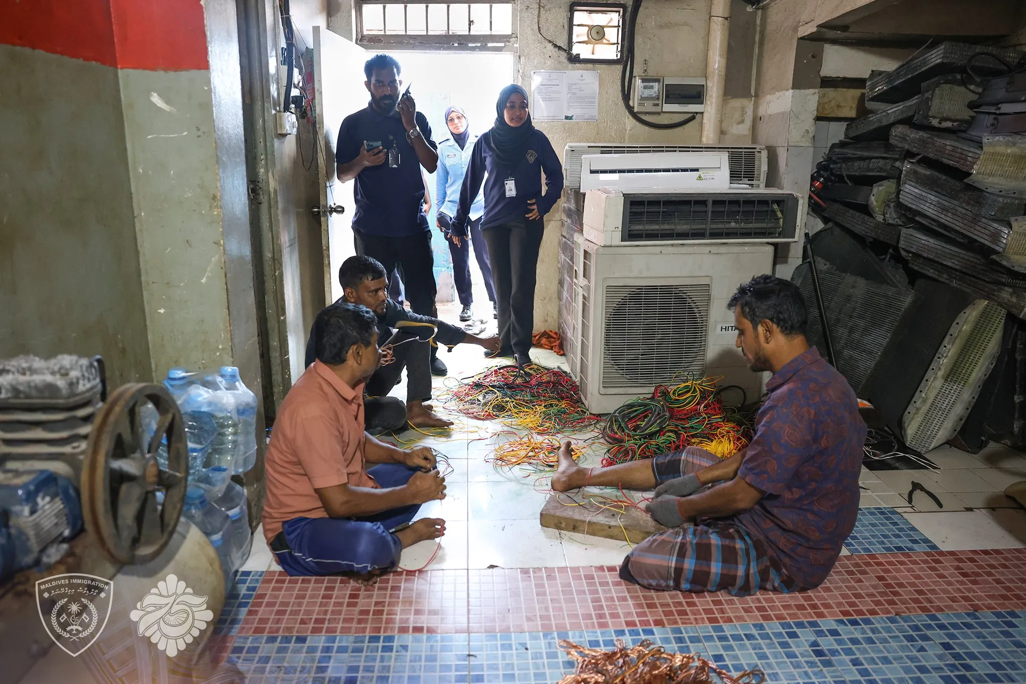 އިތުރު 14 ބިދޭސީން އިމިގްރޭޝަންގެ ބެލުމުގެ ދަށަށް