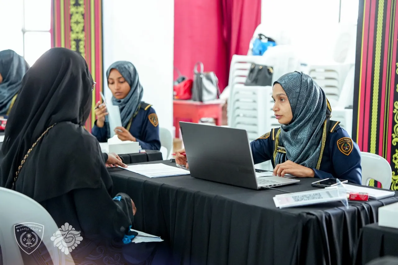 އިމިގްރޭޝަނުގެ ވަޒީފާއަށް އެދީ 500 އަށް ވުރެ ގިނަ މީހުން އިންޓަވިއުކުރި