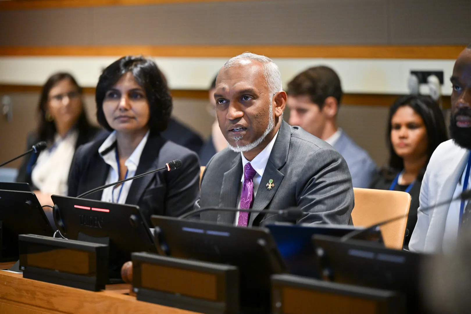 ސިޑްސްގެ ބައްދަލުވުމުގައި ރައީސް ޑރ.މުޢިއްޒު ބައިވެރިވެވަޑައިގަތުން -- ފޮޓޯ: ރައީސް އޮފީސް