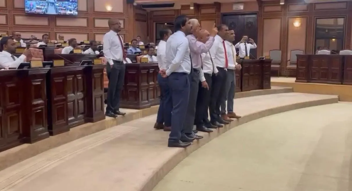MDP members protest against Paliament Speaker Nasheed, calling him Mugabe