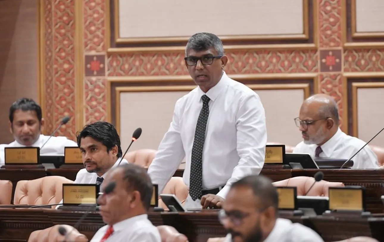 އެއް ބިލަކާ ގުޅޭ ގޮތުން ގިނަ ޕެޓިޝަން ހުށަހެޅޭ ގޮތަށް ޤަވާޢިދު އިސްލާޙުކުރުމަށް ފާސްކޮށްފި