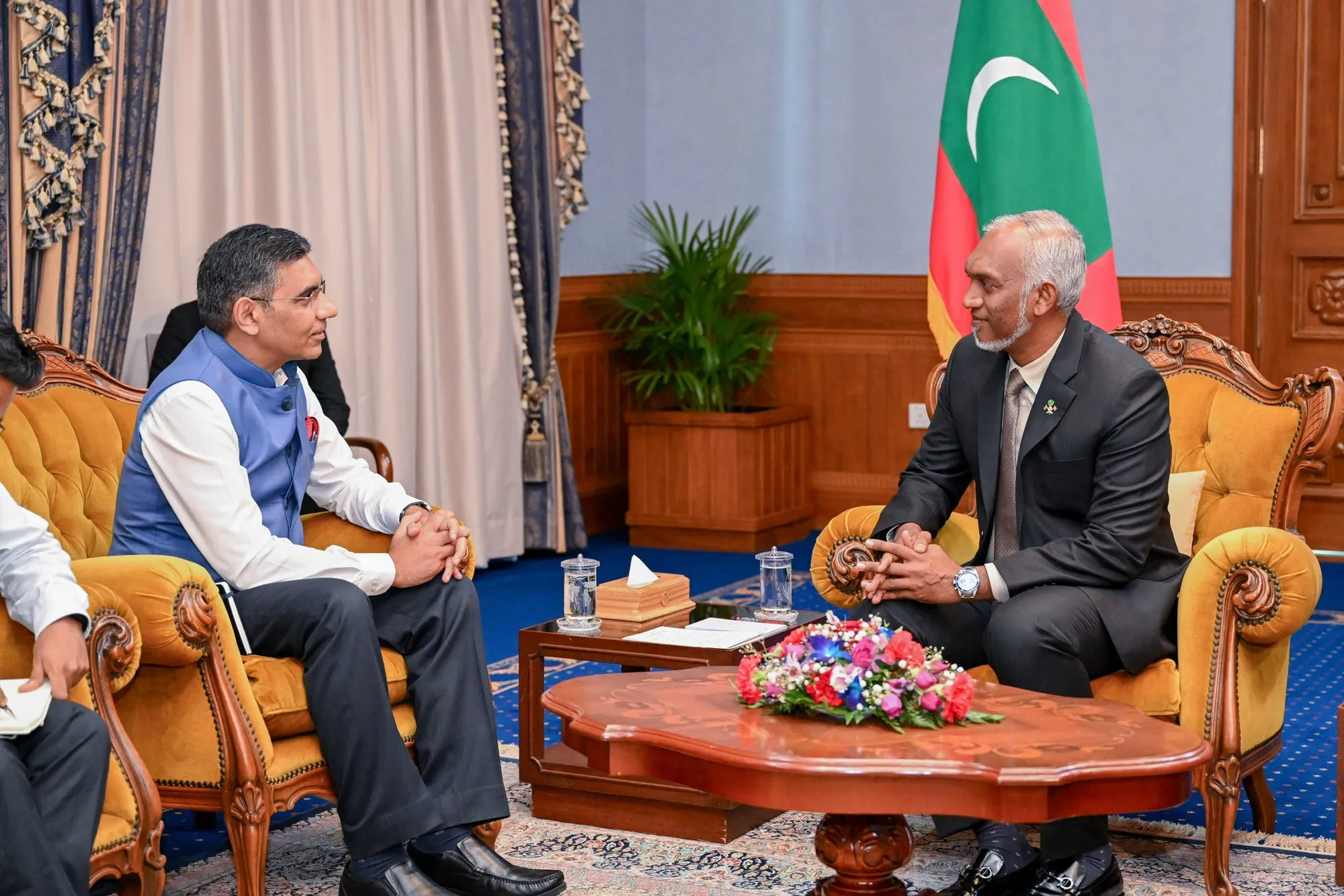 އިންޑިޔާ ސަފީރު، ރައީސް ޑރ.މުޢިއްޒާ ބައްދަލުކުރެއްވުން - ފޮޓޯ: ރައީސް އޮފީސް